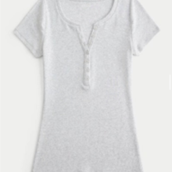 NWOT Hollister Set of 2 Henley Short Sleeve Tops - Olive Green & Light Heather - Picture 6 of 7